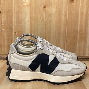 New Balance 327 Sneakers